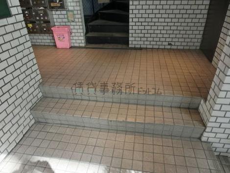 正面入口の段差です