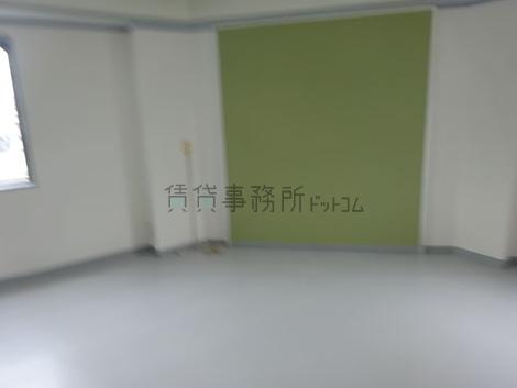 さかえビルの室内