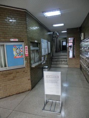 マンションタイプの建物です