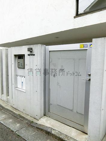 正面玄関