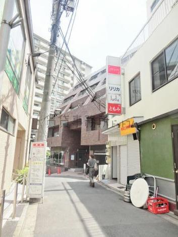 路地の突き当りに確認出来ます