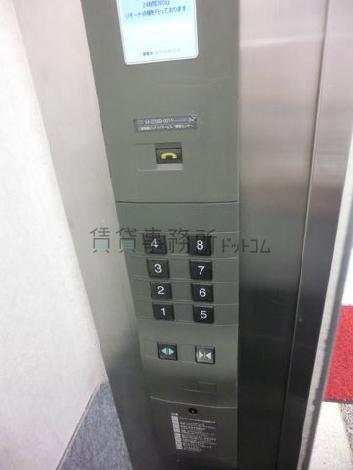 エレベーター操作パネルです