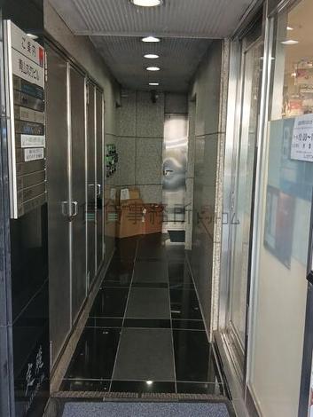 出入口付近