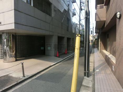 入口付近です