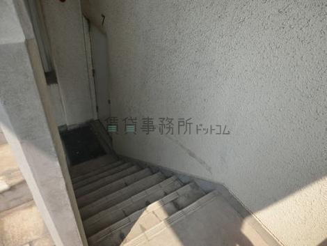 小宮ビルの廊下