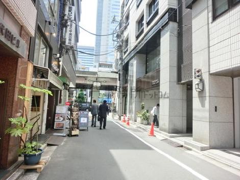 前面通りの様子