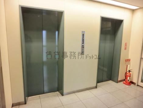 乗り場前