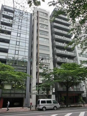 街路樹等が多い道路に面しています