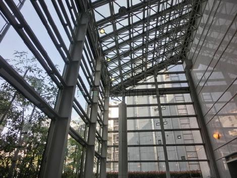 これほど開放感のあるエントランスホールはなかなかありません
