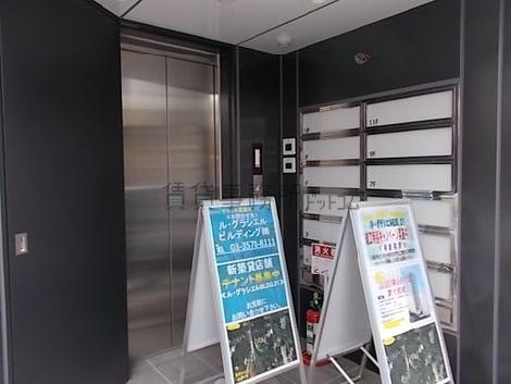 正面玄関