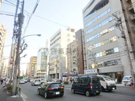 前面道路　中目黒駅方面