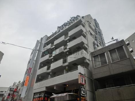 通り面にバルコニー