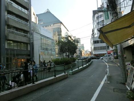物件前の道