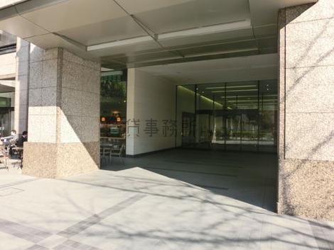 正面玄関