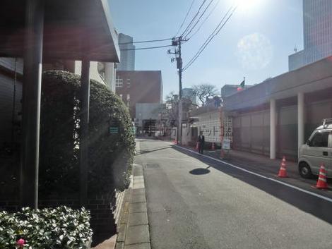 赤坂見附駅方面です