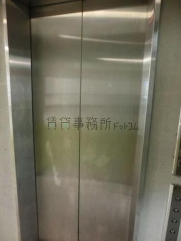 乗り場前