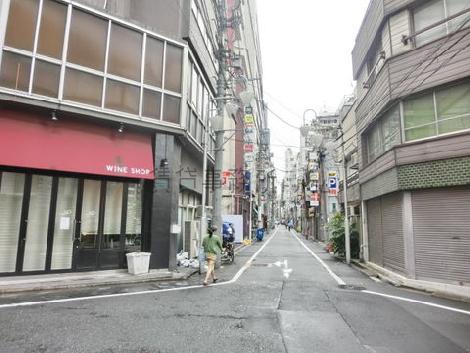 建物裏手も接道しています