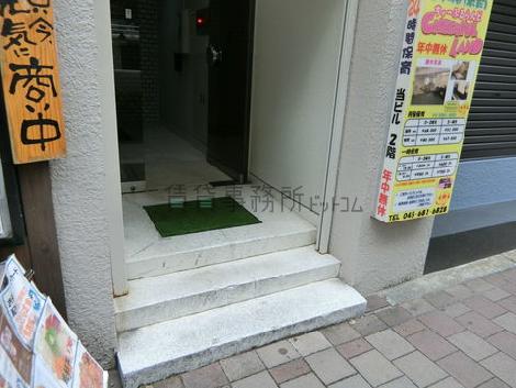 正面玄関