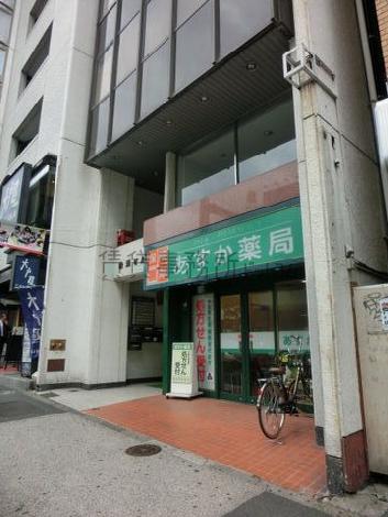 １階部分には店舗が入居中です