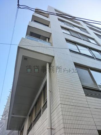 見上げた視点です