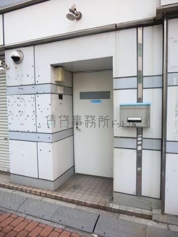 テナント入口部分の様子です