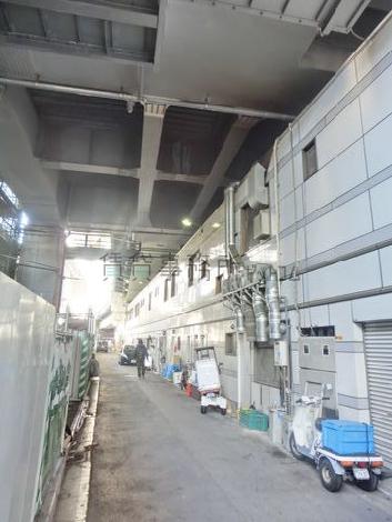 建物の後方の様子