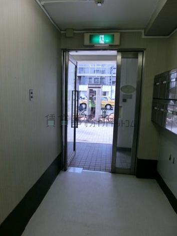 エントランス内から撮影