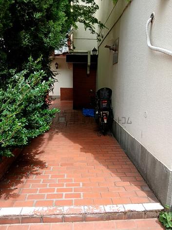 出入口付近