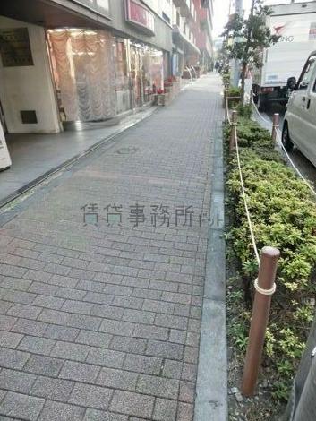 建物前歩道
