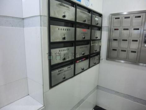 一般的なサイズの郵便ポストを採用