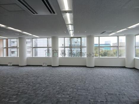 新宿セントランドビルの室内
