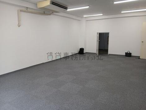 M・Oビルの室内
