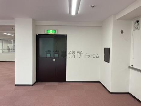 不二光学ビルの室内