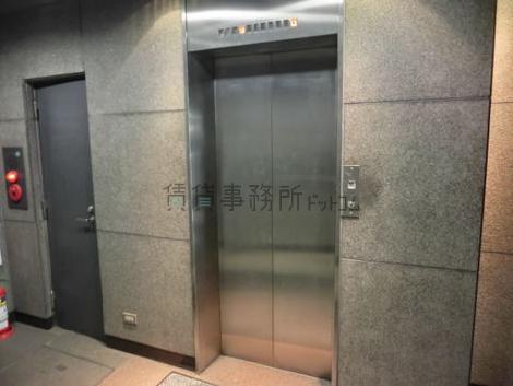 11人乗りが1基あります