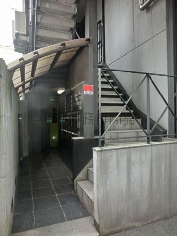 コンクリート打ちっ放しで作られている所がお洒落です