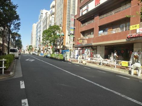 駅前の通りです