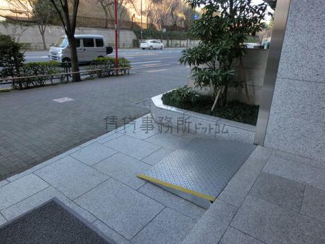 正面玄関