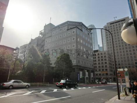 神谷町交差点方面