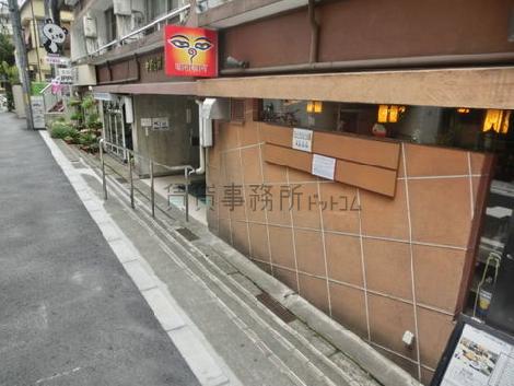 一階は店舗が入ります