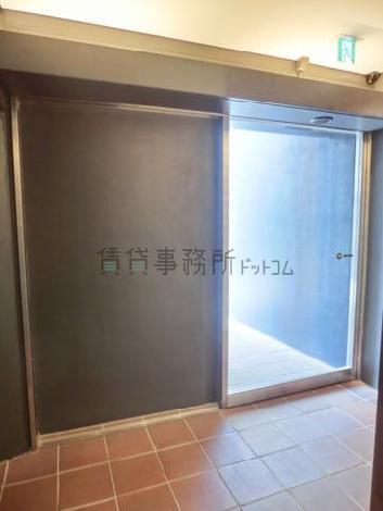 間口の大きい自動ドア