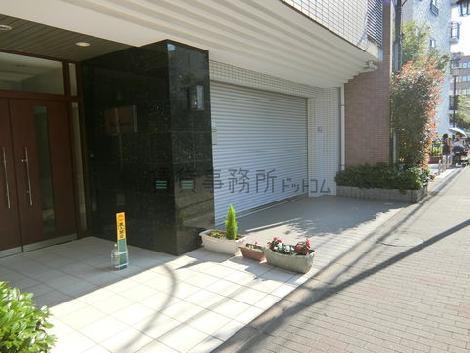 正面玄関