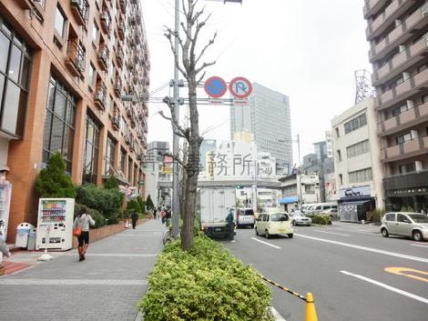 横浜駅東口方面