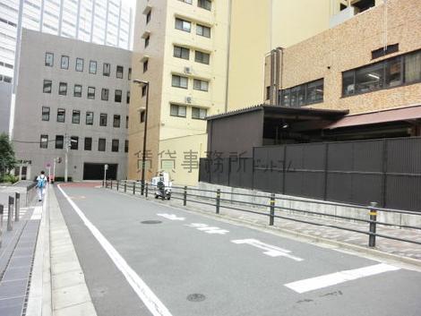 東側側面通り