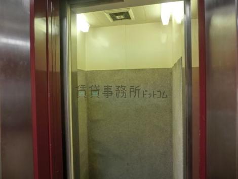 エレベーター内