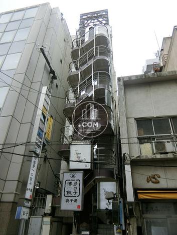 レインボータワービルの外観写真