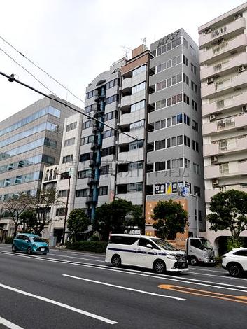 通りを一望出来ます