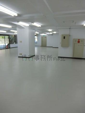 桜新町二丁目ビルの室内