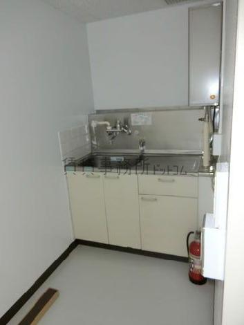 桜新町二丁目ビルの給湯室