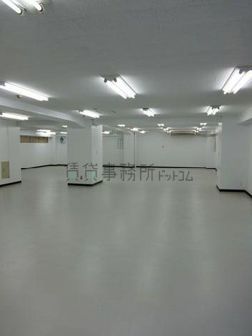 桜新町二丁目ビルの室内