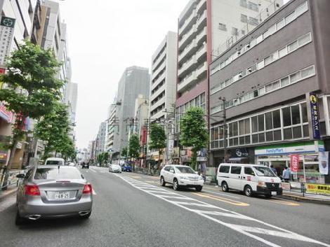 前面道路新宿方面